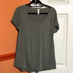 LuLaRoe Gray Shirt; Size Small